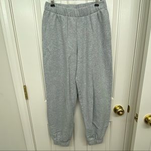 BRANDY MELVILLE SWEATS